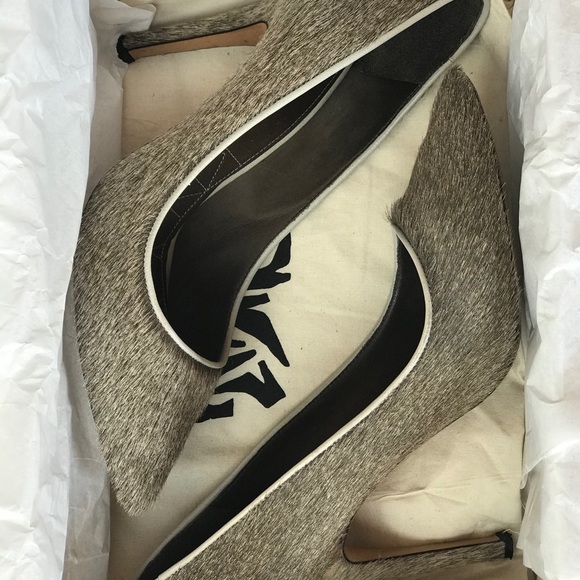 Isabel amaranth Furry Shoes w Original Box - Picture 3 of 5